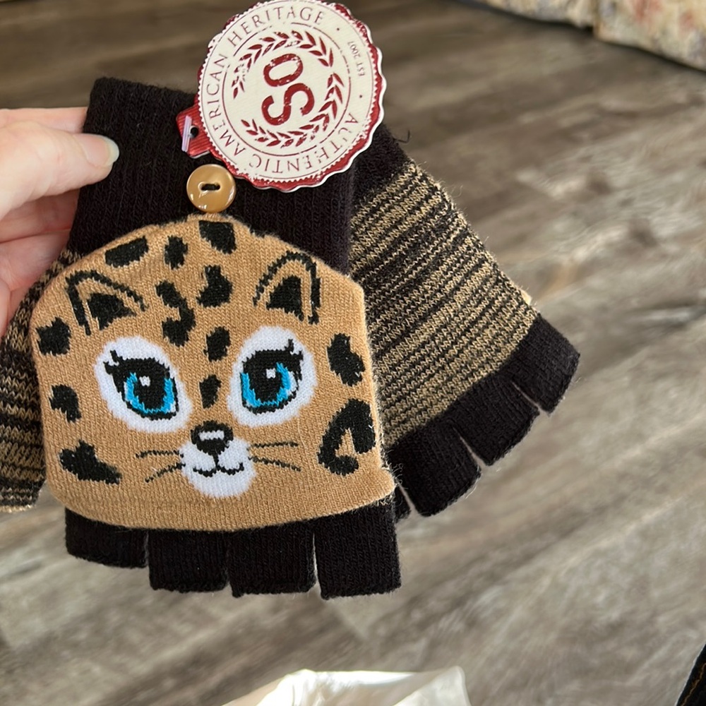 SO kids winter gloves happy leopard